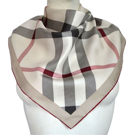 foulard burberry soie|Foulards en soie de luxe pour femme .